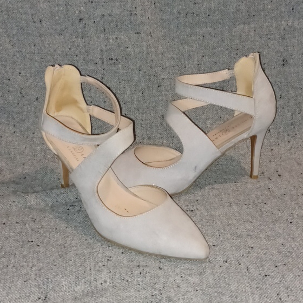 Chinese laundry size 8/38.5